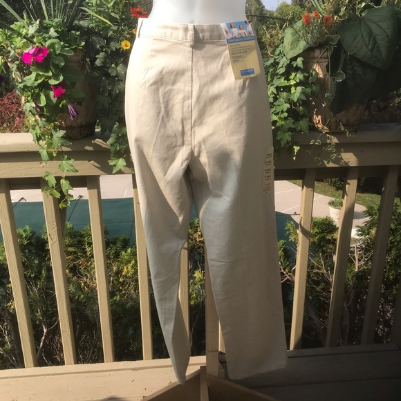 NWT Dockers - straight length khaki jeans, size 10 - Picture 2 of 5